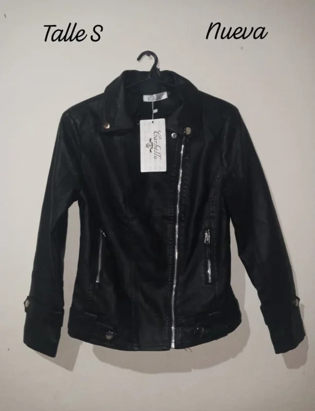 Campera de cuero negra
